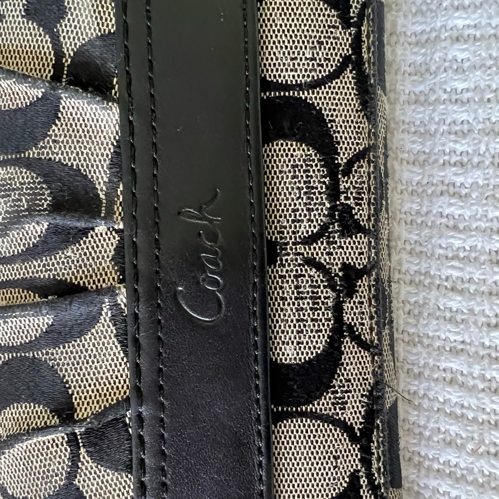 Coach Wallet - Picture 14 of 14